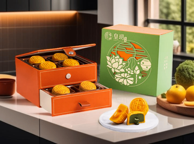 Lava Custard + Lava Green Tea Mooncakes (8pcs) 流心奶黃 + 流心綠茶月餅 (8個) 900g
